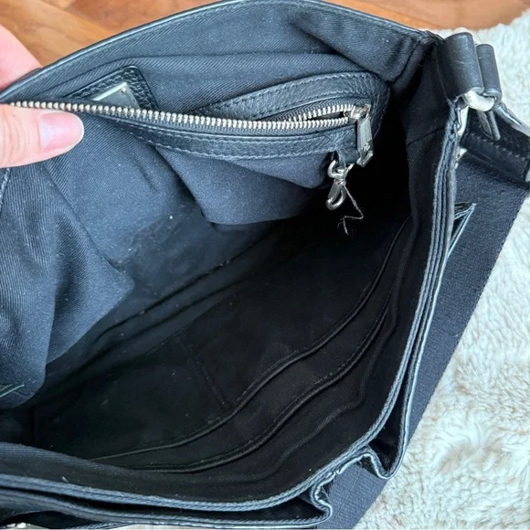 Ralph Lauren Messenger Black Leather Crossbody Bag - Picture 5 of 14